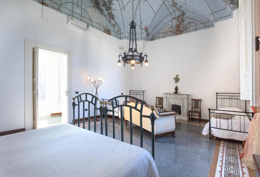 Palazzo Scarciglia - Dimora D'Epoca Bed & Breakfast Minervino di Lecce Exterior photo