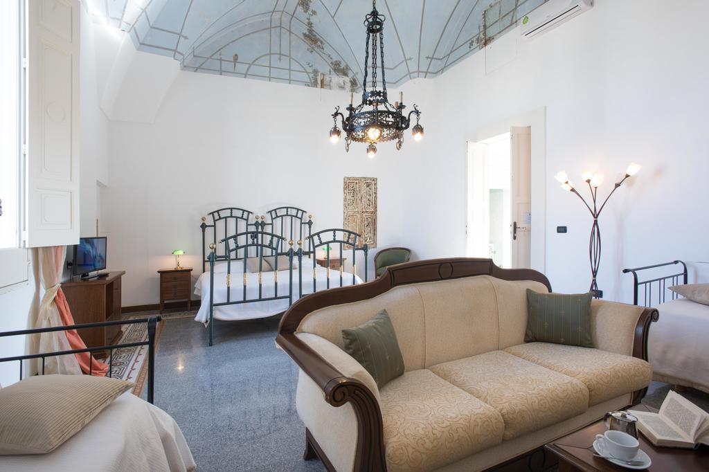 Palazzo Scarciglia - Dimora D'Epoca Bed & Breakfast Minervino di Lecce Room photo