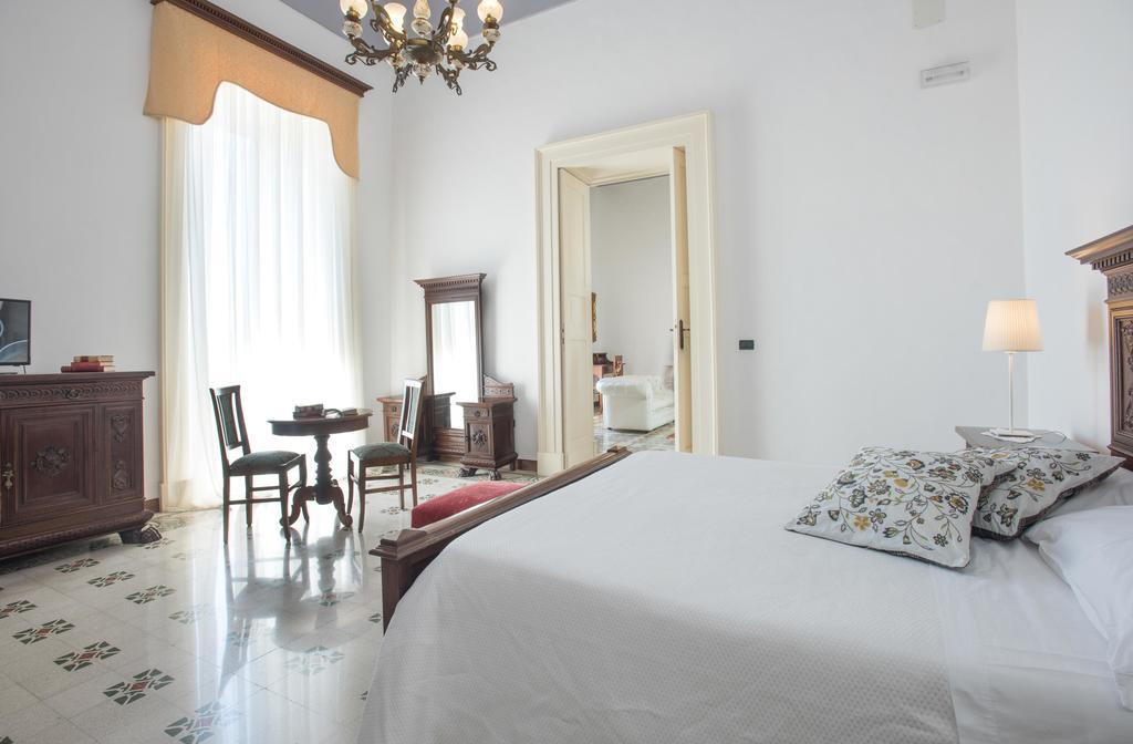 Palazzo Scarciglia - Dimora D'Epoca Bed & Breakfast Minervino di Lecce Exterior photo