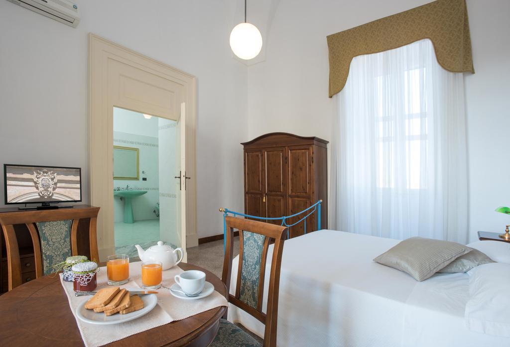 Palazzo Scarciglia - Dimora D'Epoca Bed & Breakfast Minervino di Lecce Exterior photo