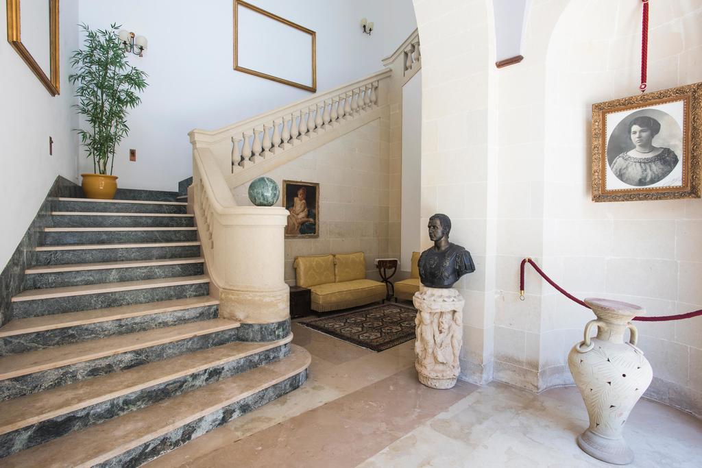 Palazzo Scarciglia - Dimora D'Epoca Bed & Breakfast Minervino di Lecce Exterior photo