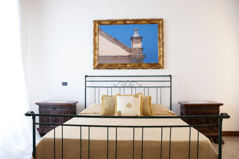 Palazzo Scarciglia - Dimora D'Epoca Bed & Breakfast Minervino di Lecce Exterior photo
