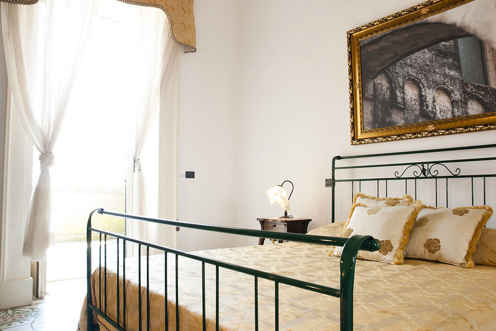 Palazzo Scarciglia - Dimora D'Epoca Bed & Breakfast Minervino di Lecce Exterior photo