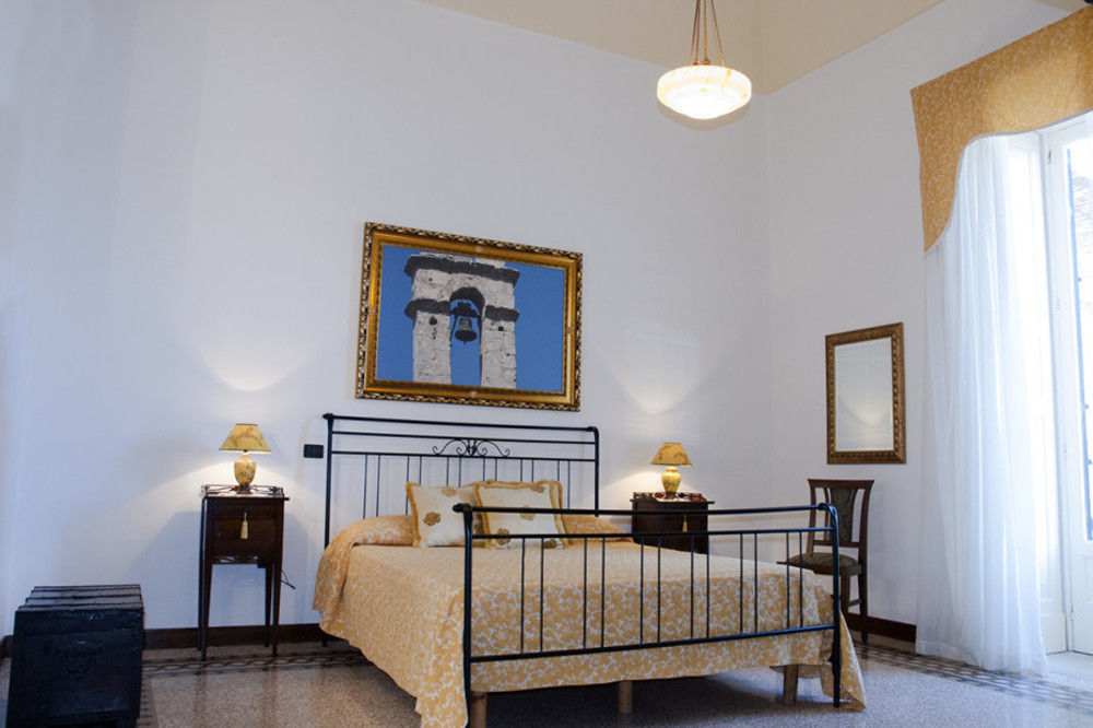 Palazzo Scarciglia - Dimora D'Epoca Bed & Breakfast Minervino di Lecce Exterior photo